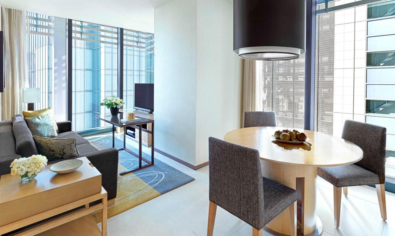Oakwood Premier Tokyo Hotel Eksteriør billede A typical apartment at The Suites at The Standard