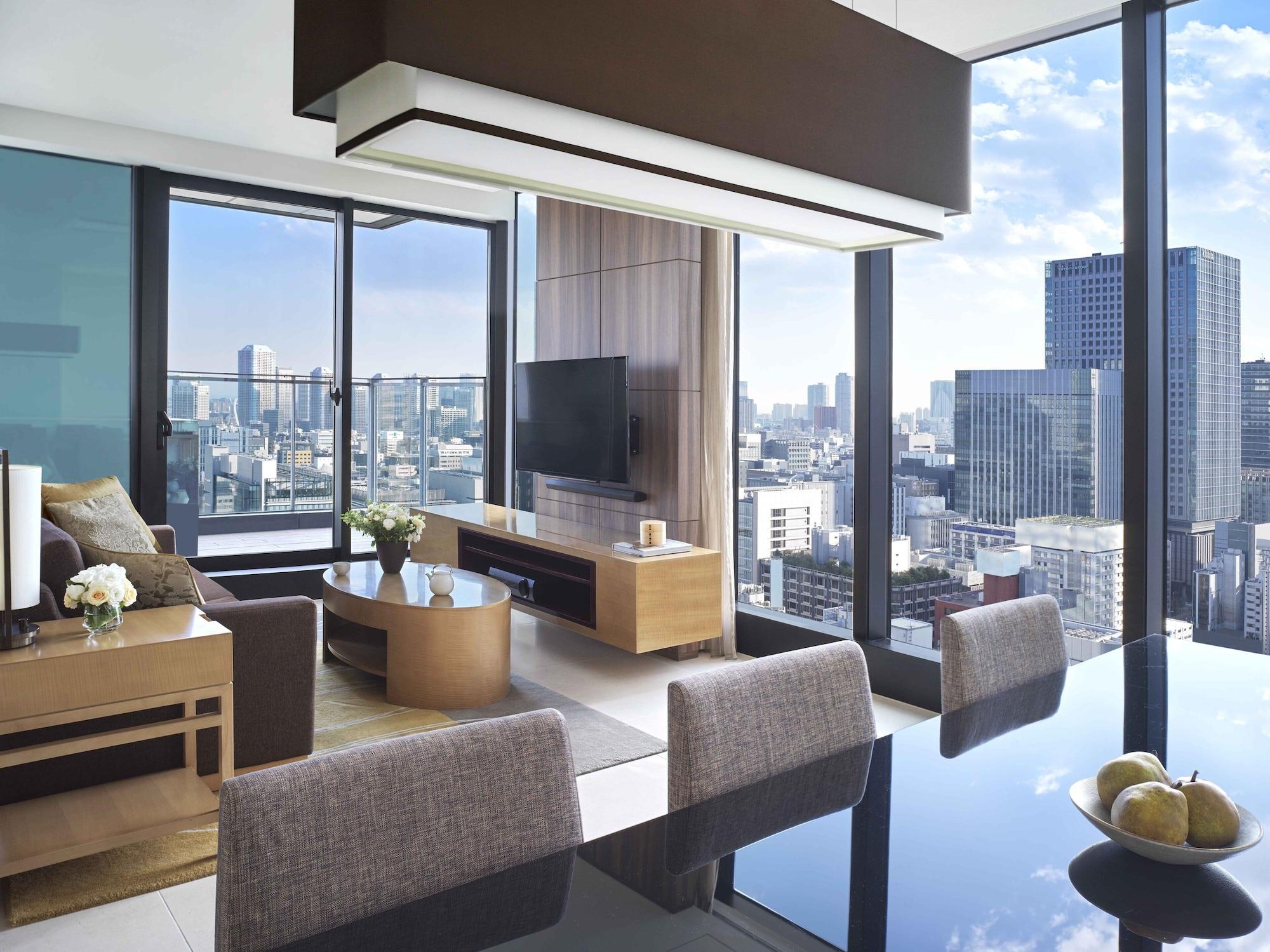 Oakwood Premier Tokyo Hotel Eksteriør billede A living room in a condominium
