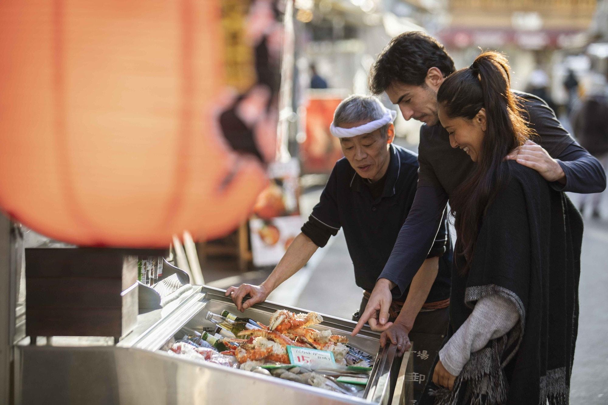 Oakwood Premier Tokyo Hotel Eksteriør billede A street vendor in Dubai