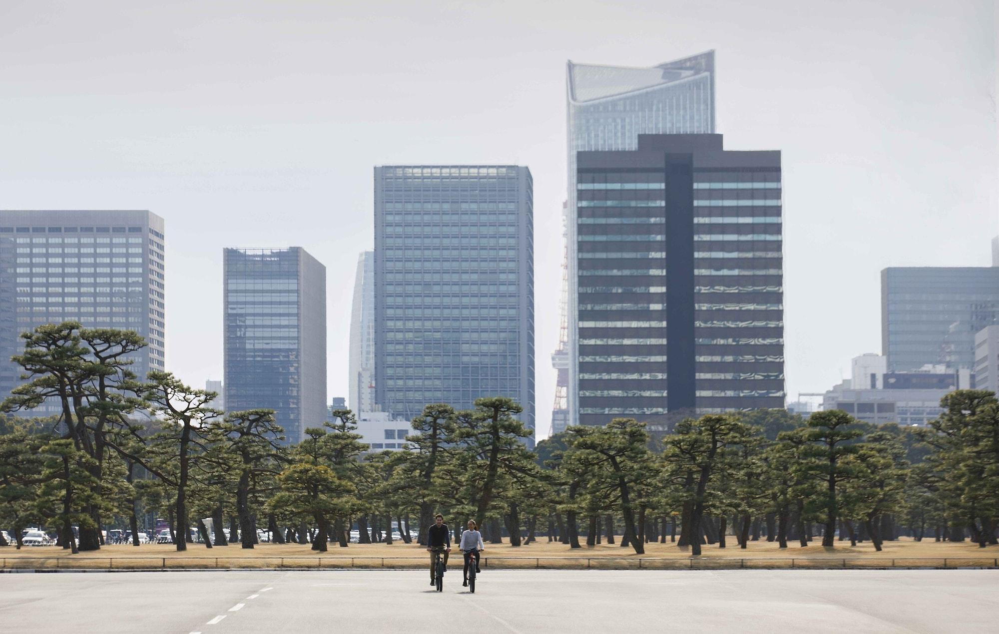 Oakwood Premier Tokyo Hotel Eksteriør billede The skyline of the Gyeonggi-do government complex
