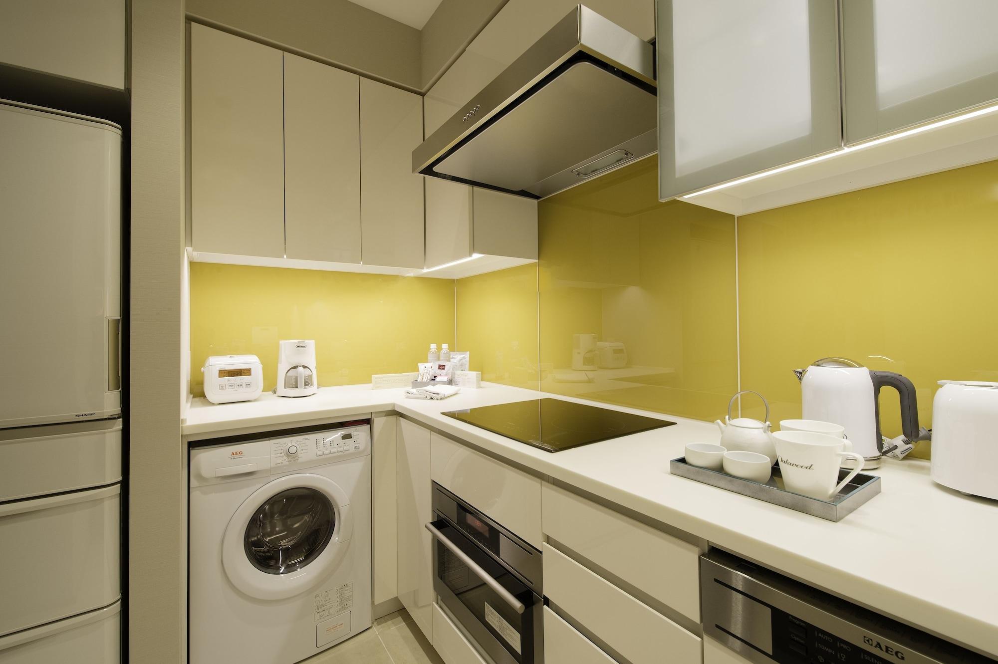 Oakwood Premier Tokyo Hotel Eksteriør billede A typical kitchen in a serviced apartment